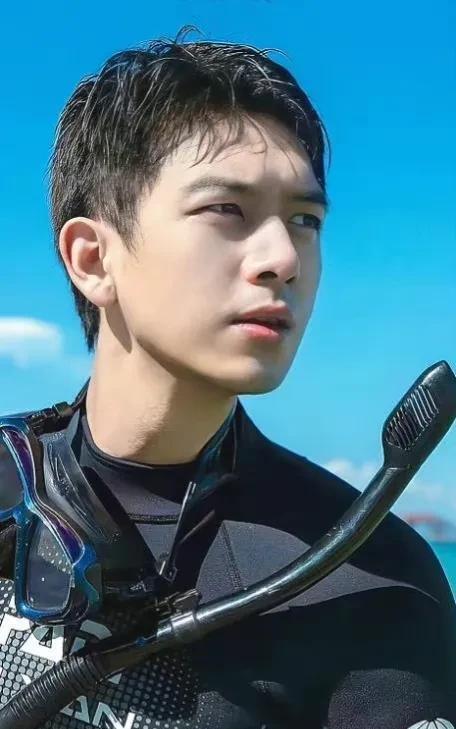 911爆料大揭秘 吃瓜网 明星黑料后为什么还能回娱乐圈,明星黑料后如何逆风翻盘，重返娱乐圈